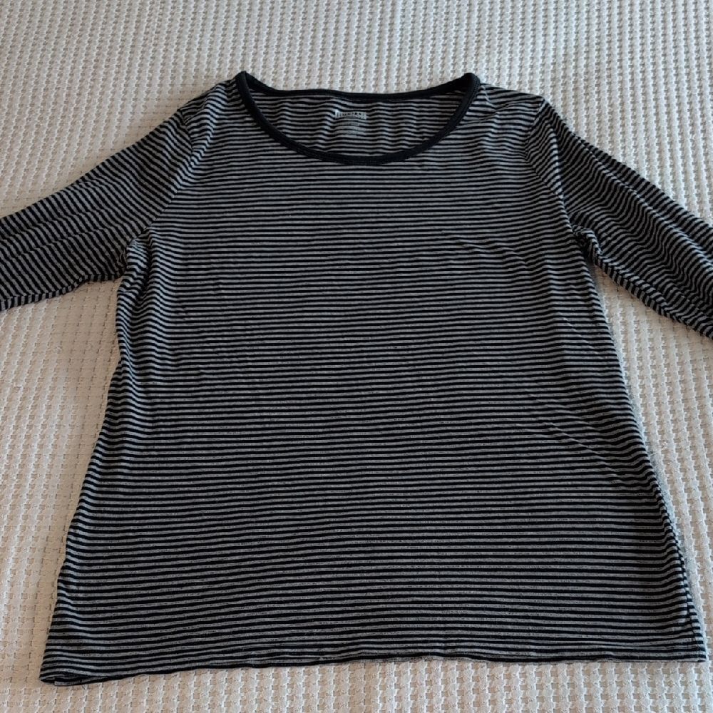 Duluth Trading Co Black and Gray Striped Long Sleeve Top